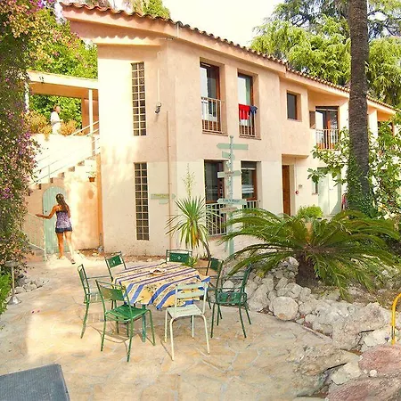 Hotel Saint Exupery Gardens