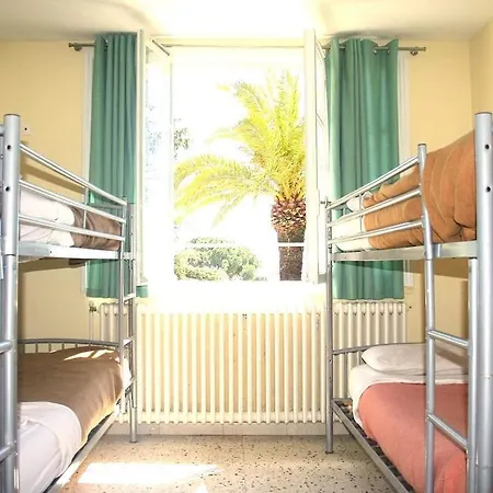 Hotel Saint Exupery Gardens 2*