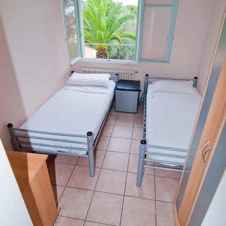 Saint Exupery Gardens Hotel 2*