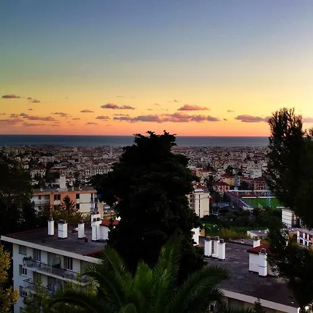 Hotel Saint Exupery Gardens 2*